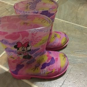 Minnie Mouse rain boots