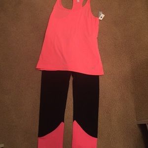 NWT GAPfit cropped leggings and tank M Set!