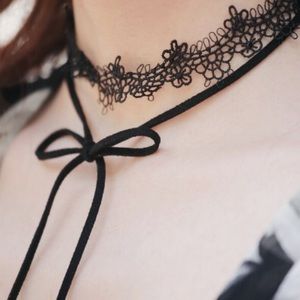 Lace choker