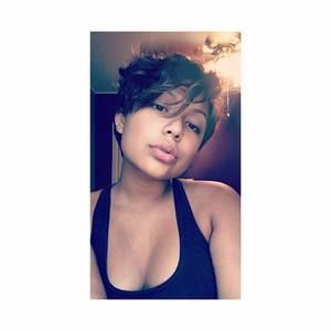 Meet your Posher, Vivian