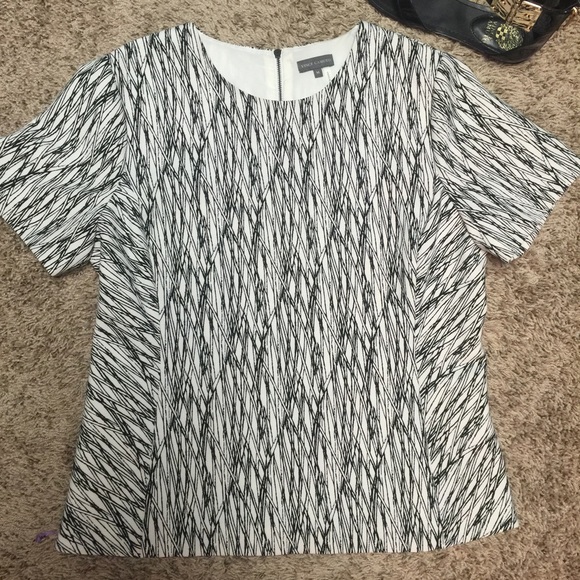 Vince Camuto cream with black etched design top