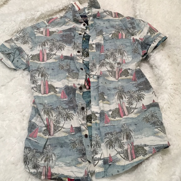 Hawaiian button up