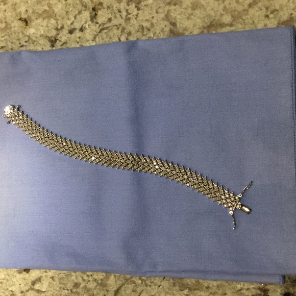 Gorgeous elated diamond bracelet MAKE OFFER - Picture 4 of 4