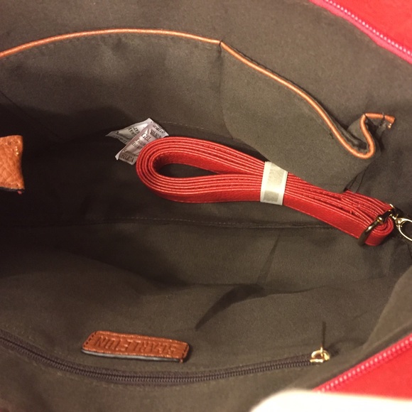 🚫Sold🚫NWT Scarleton Red Shoulder Bag - Picture 2 of 2