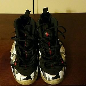 Fighter jet foams