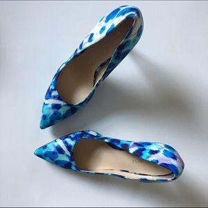 Nine West Blue Printed Watercolor shoes size 6