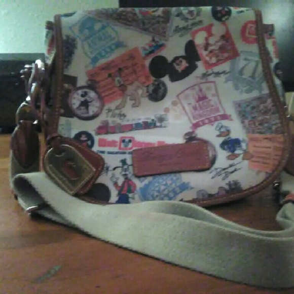 Dooney & Bourke shoulder bag