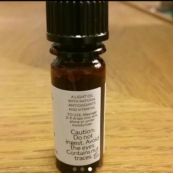 Mitchell and Peach Face Oil 10ml - Picture 3 of 4