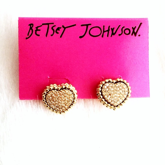 🎀Betsey Johnson Heart Studs🎀 - Picture 2 of 4