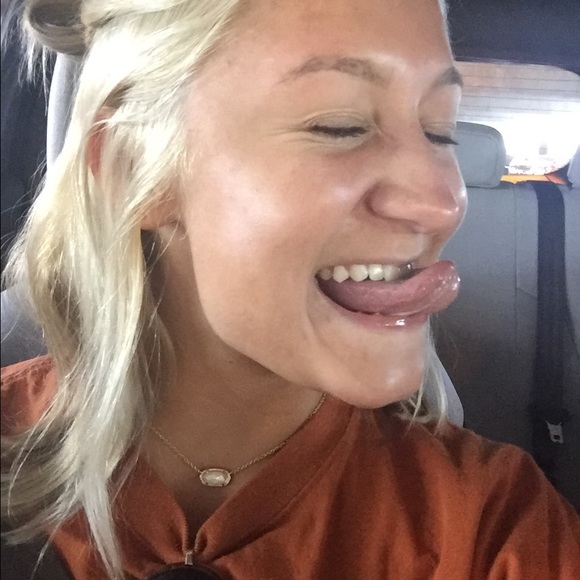 Meet your Posher, Shely