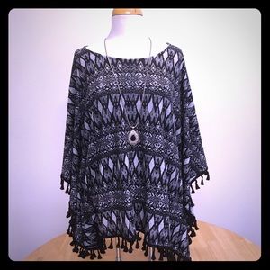 ❤️ NEW *Maddison* Poncho Size XL, Tribal Pattern!