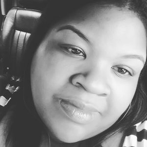 Meet your Posher, Monique