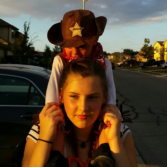 Welcome to my closet...come on in - Picture 4 of 4