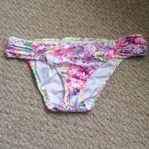 🆕 NWOT Victoria's Secret, Knockout Bikini bottom