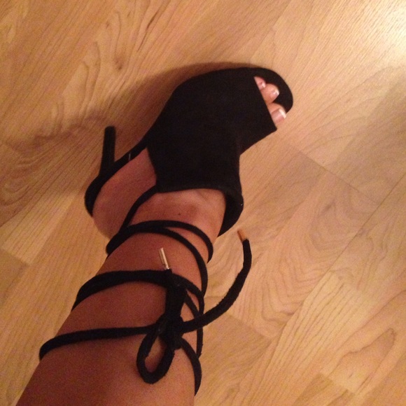 Open toe heel in box