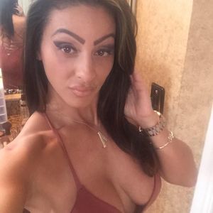 Meet your Posher, Gina