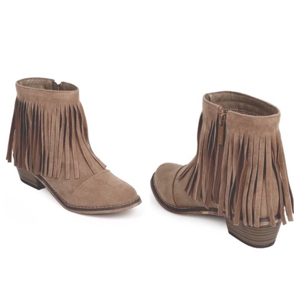 ‼️LAST PAIR‼️Taupe Suede Fringe Booties - Picture 3 of 3
