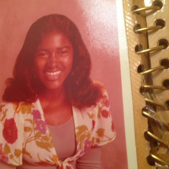 Meet your Posher, Yolanda - Picture 1 of 1