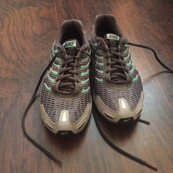 Nike Tennis Shoes