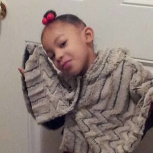 Meet your Posher, Tia