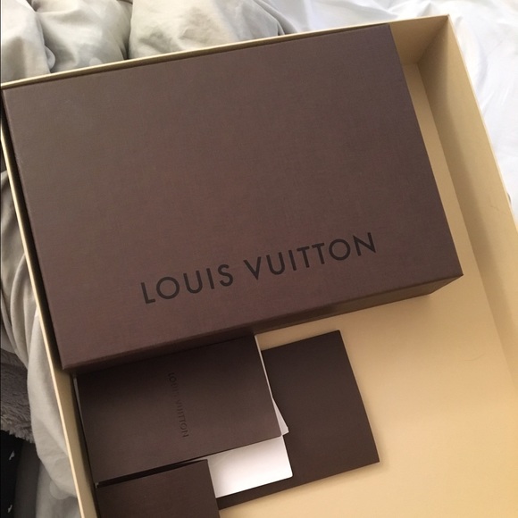 Additional pictures LV Eva Clutch