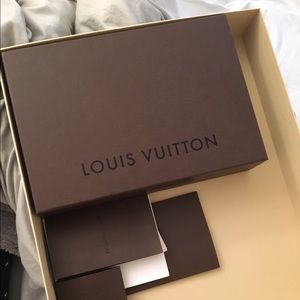 Additional pictures LV Eva Clutch