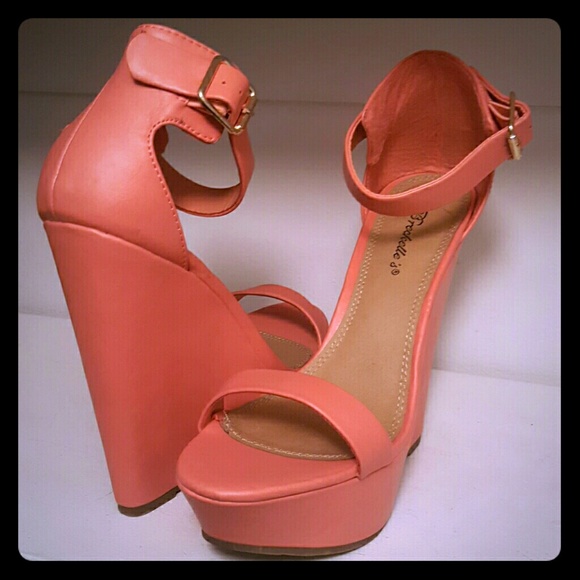 Peach/coral wedges
