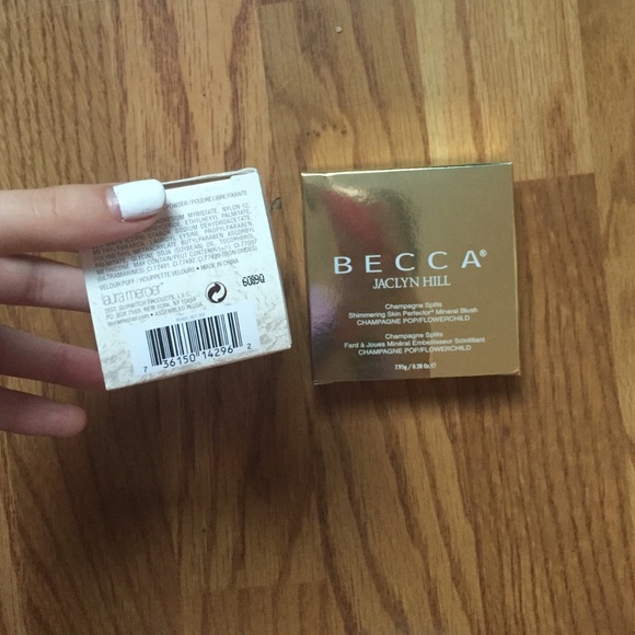 Laura mercies setting powder, naked basics 2 - Picture 2 of 2