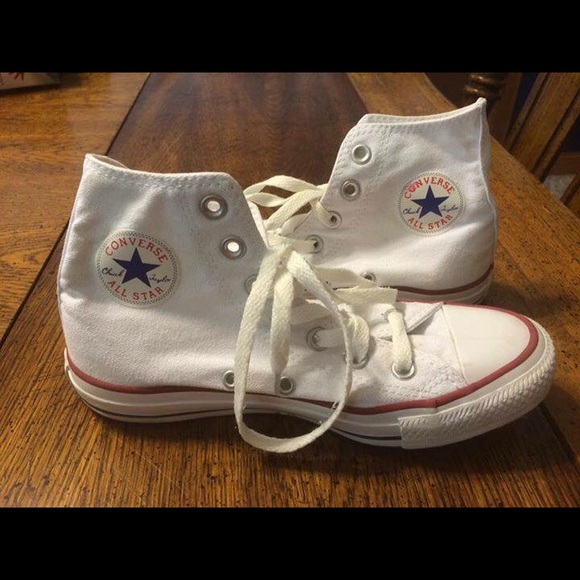 Converse Shoes- Fit size 6.5 ladies (youth shoe)