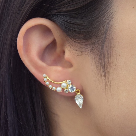 Elizabeth Cole ear crawler