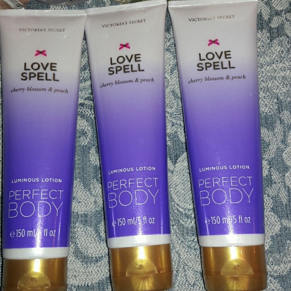 SOLD.         <3Victoria Secret Bundle<3 - Picture 3 of 4