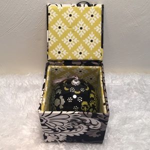 Super Cute Vera Bradley Christmas Ornament (NWOT)
