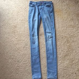 Delias Jeans Olivia light wash size 2 I only ship