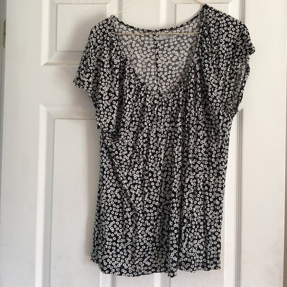 Women short sleeved top