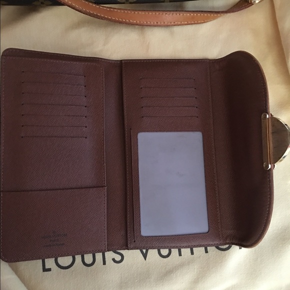 Authentic Louis Vuitton wallet - Picture 2 of 3