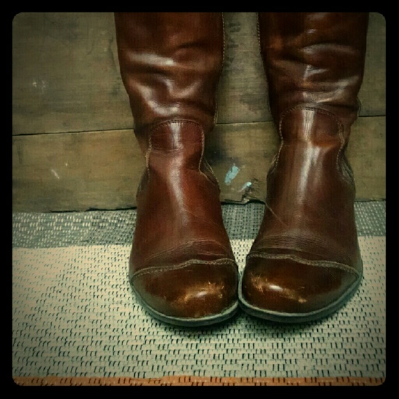 Pair of Boemos leather boots, made in Italy