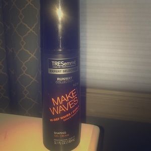 TRESemmé MAKE WAVES hi-def waves/ curls