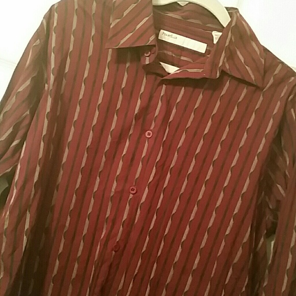 Perry Ellis Men's button down shirt
