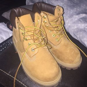 Stylish kids Timberland boots EUC