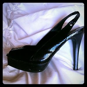 🎉🎈!SALE!!! Black Snakeskin High Heels