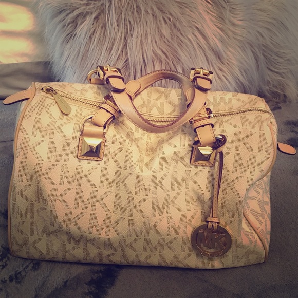 Michael Kors Handbags - Michael Kors Bag