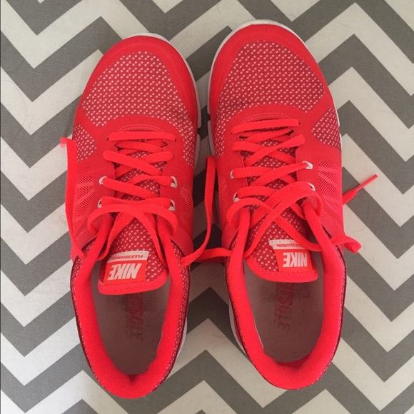 Nike Flex Run 2014 Sz 7