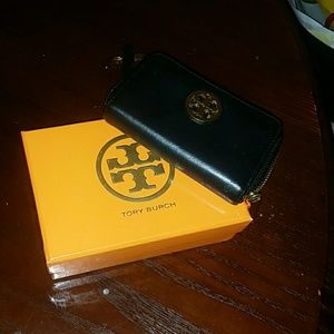 Tory Burch coin case/w key ring