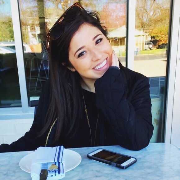 Meet your Posher, Jacquie - Picture 2 of 2