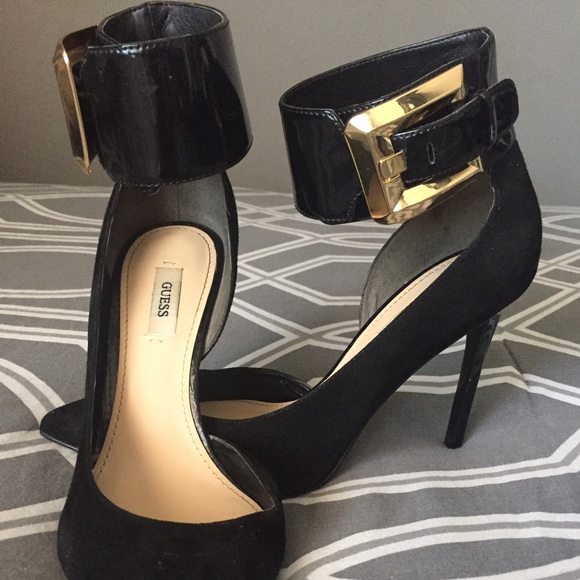 Guess what brand!?size 7.5 suede & patten leather