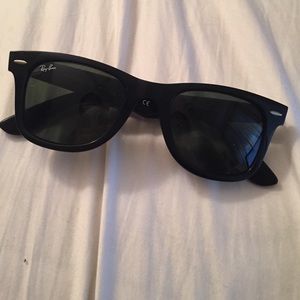 Ray-Ban Wayfarer Sunglasses