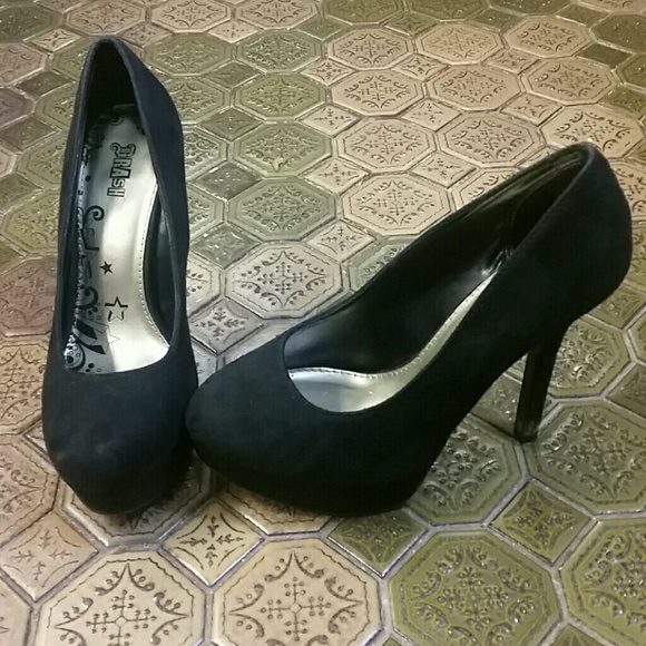 Black Stilettos Size 8 1/2 Wide