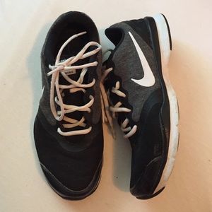 Black Nike Shoes