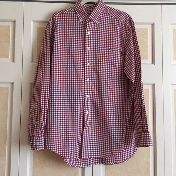 Vineyard vines button down shirt