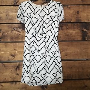 Short sleeve black and white dress